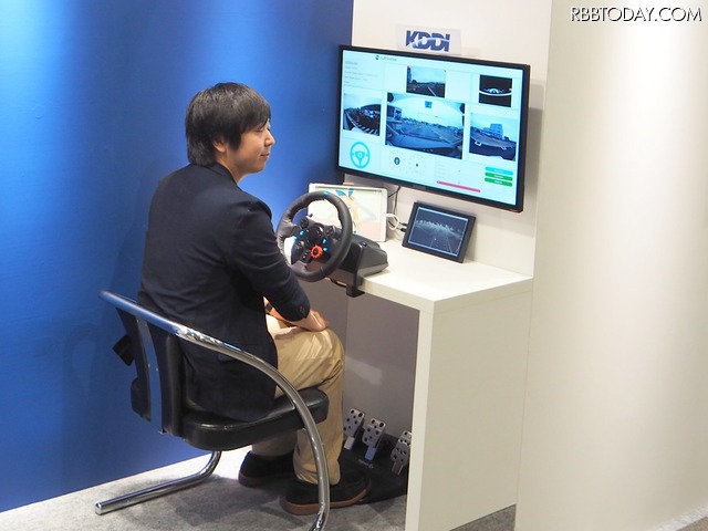 福岡国際会議場には遠隔監視卓を設置。約10kmも離れたこの遠隔地から、自動運転車を監視・遠隔操縦することができる